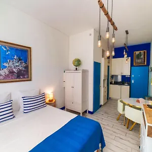 Apartment Travel 24m2, 120m Vieux-port ,clim , Wifi ,acces Autonome Avec Code, Marseilles